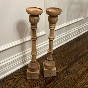 Mud Pie Rustic wood pillars
